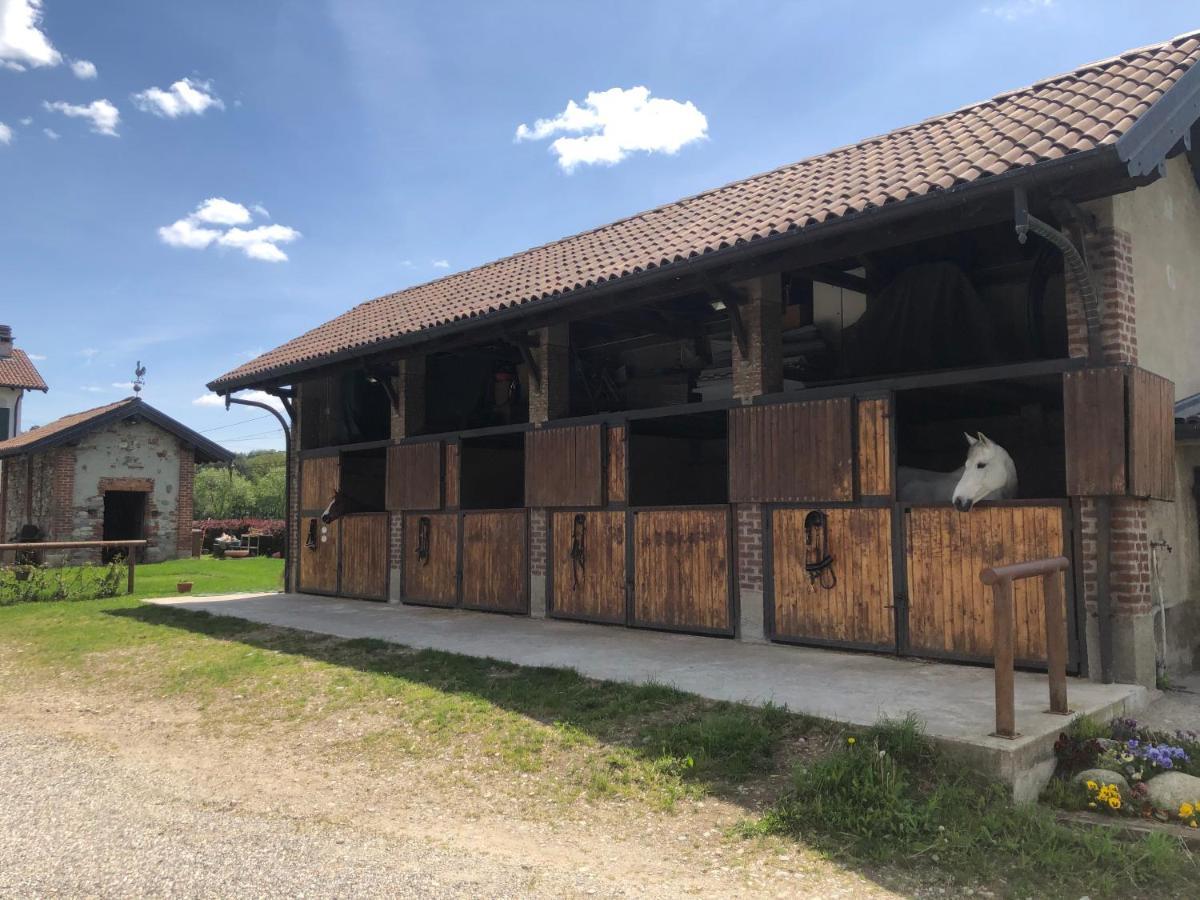 B&B Tenuta Legnate Sesto Calende Buitenkant foto