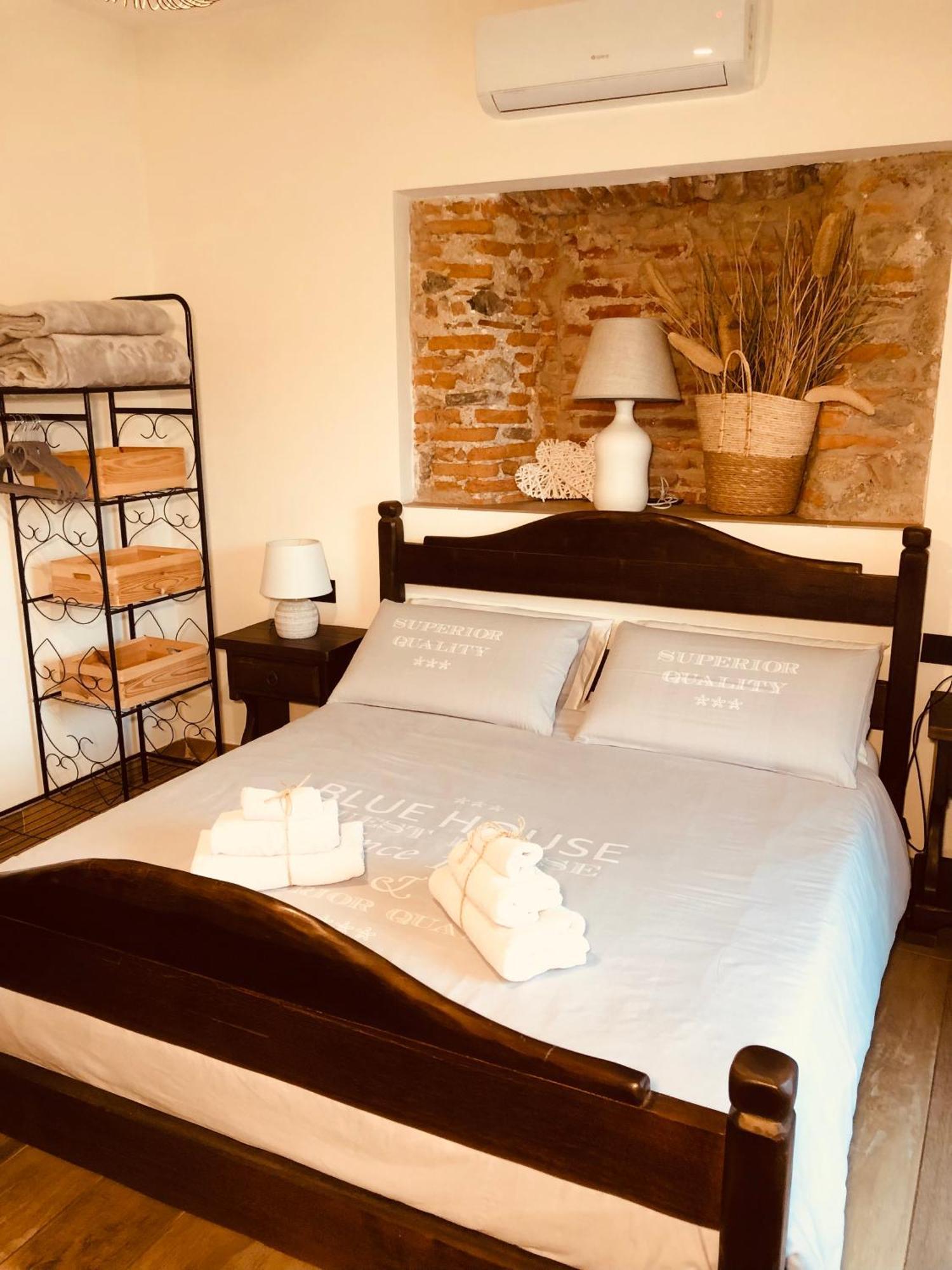 B&B Tenuta Legnate Sesto Calende Buitenkant foto