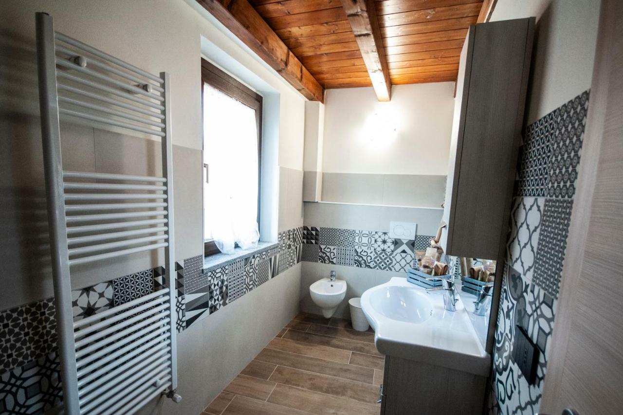 B&B Tenuta Legnate Sesto Calende Buitenkant foto