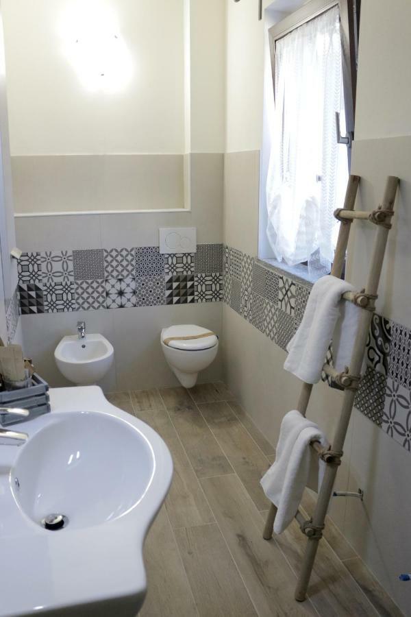 B&B Tenuta Legnate Sesto Calende Buitenkant foto