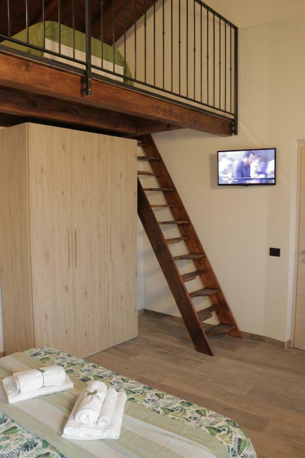 B&B Tenuta Legnate Sesto Calende Buitenkant foto