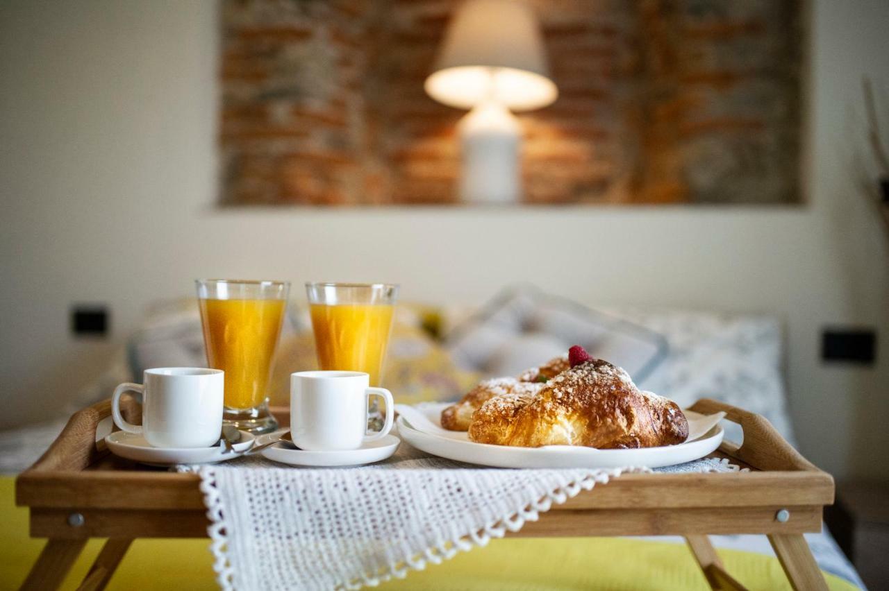 B&B Tenuta Legnate Sesto Calende Buitenkant foto